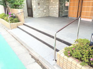 マンション屋外階段の手すり設置例