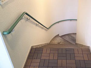 マンションエントランスの手すり施工例