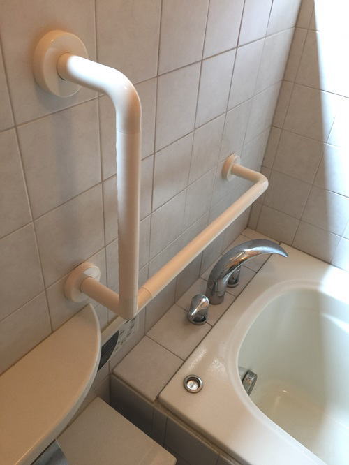 TOTOインテリアバー浴室手すりL型出幅120タイプ(施工例38)