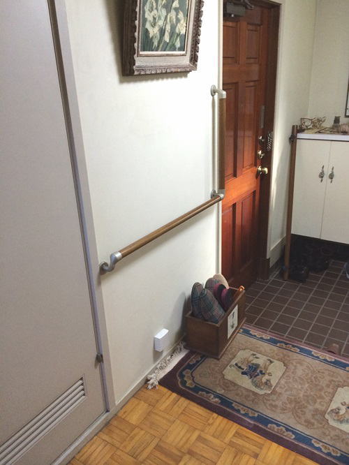 玄関のTOTOL型手すり(施工例13)