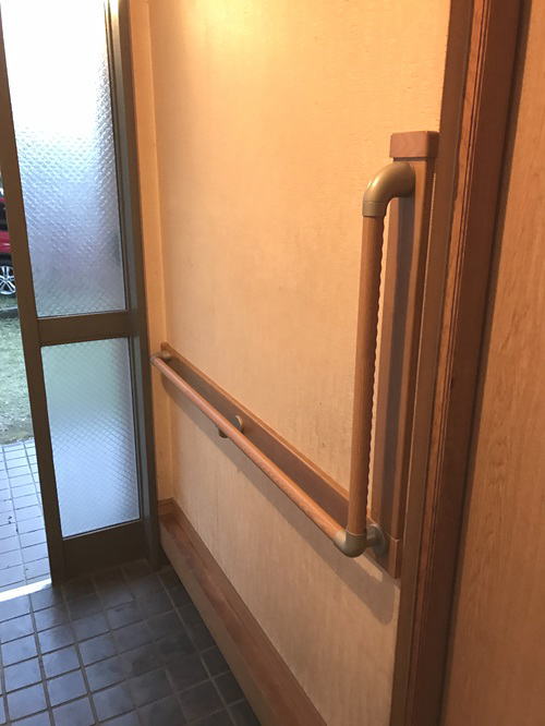 玄関手すりＬ型(施工例16)