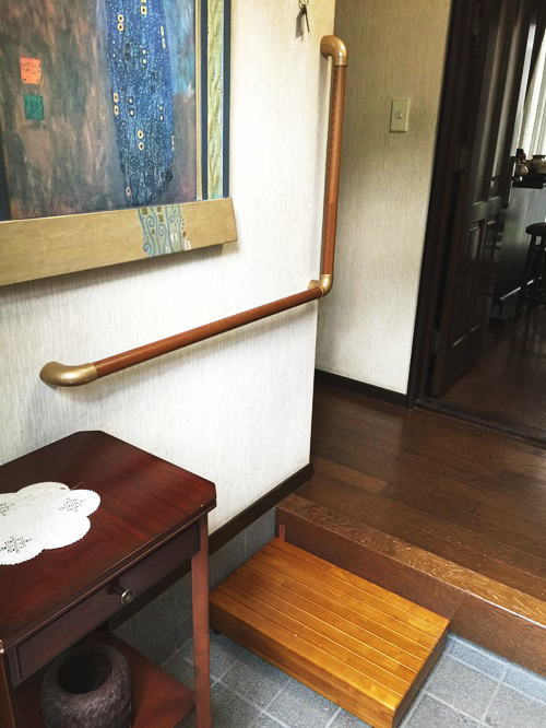 玄関のTOTOL型手すり(施工例24)