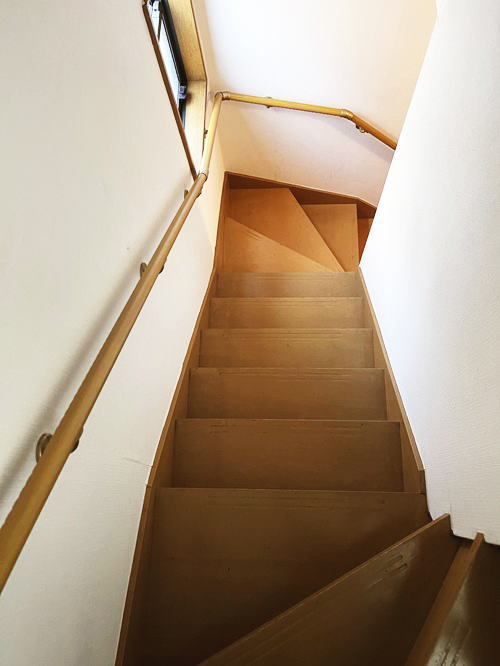 外まわり階段手すり(取付例06中)