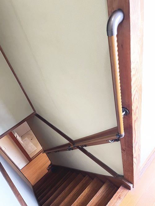 直線階段手すり補強板110使用(取付例20上)