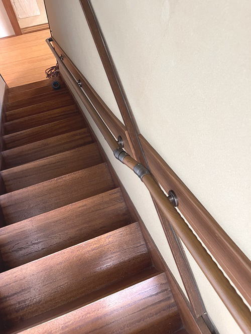 直線階段手すり補強板110使用(取付例20中)