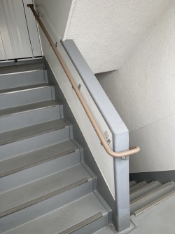 階段手すり交換工事画像