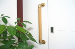 階段・廊下用木製手すり棒4m（セーフティタイプ） TOTO EWT24AG 自分