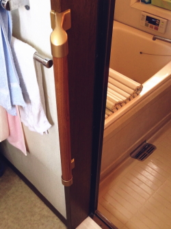 ☆新品ネジ付き☆ TOTO等 木製 手すり4本 出隅手すり 室内用 介護用品 ☆新品ネジ付き☆ TOTO等 木製 手すり4本 出隅手すり 室内用