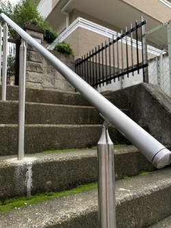 ステンレス手すりの取付工事3
