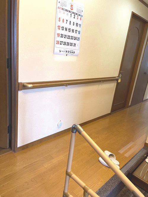 補強板使用の廊下手すり横(施工例1)