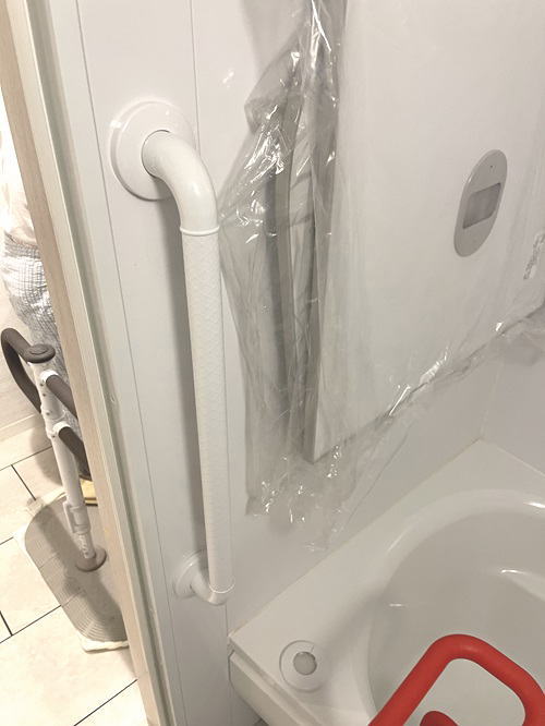 ユニットバス用TOTOインテリアバーFシリーズ手摺(施工例2)