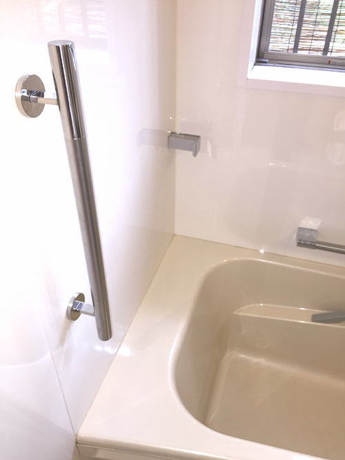 ユニットバス用TOTOインテリアバーFシリーズ手摺(施工例5)